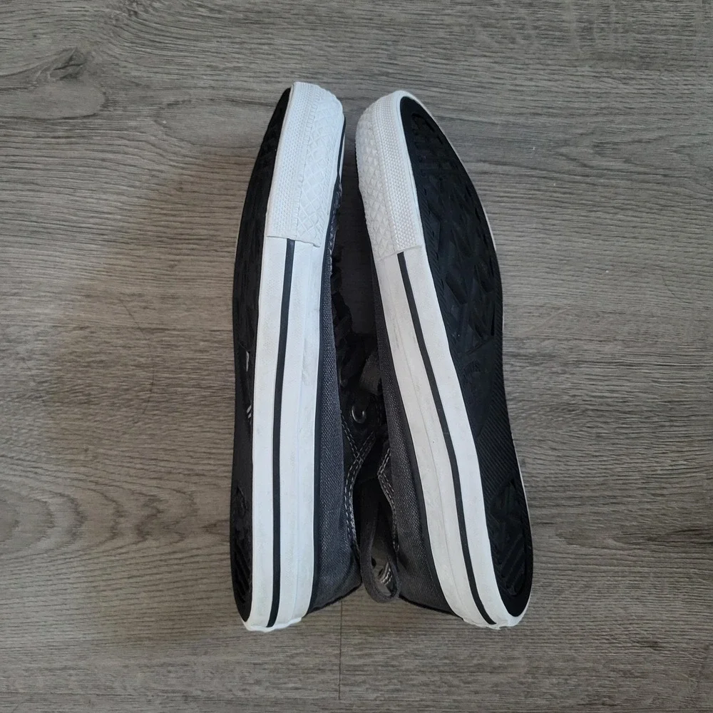 Converse Charcoal Gray Faded Black Canvas‎ Sneakers Low Top Women's size 5.5